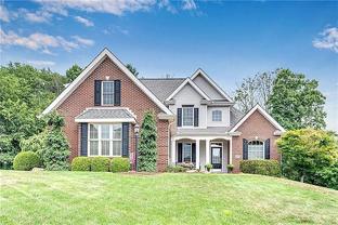 The Woods at Brandywine por Irwin Contracting Custom Homes en Pittsburgh Pennsylvania