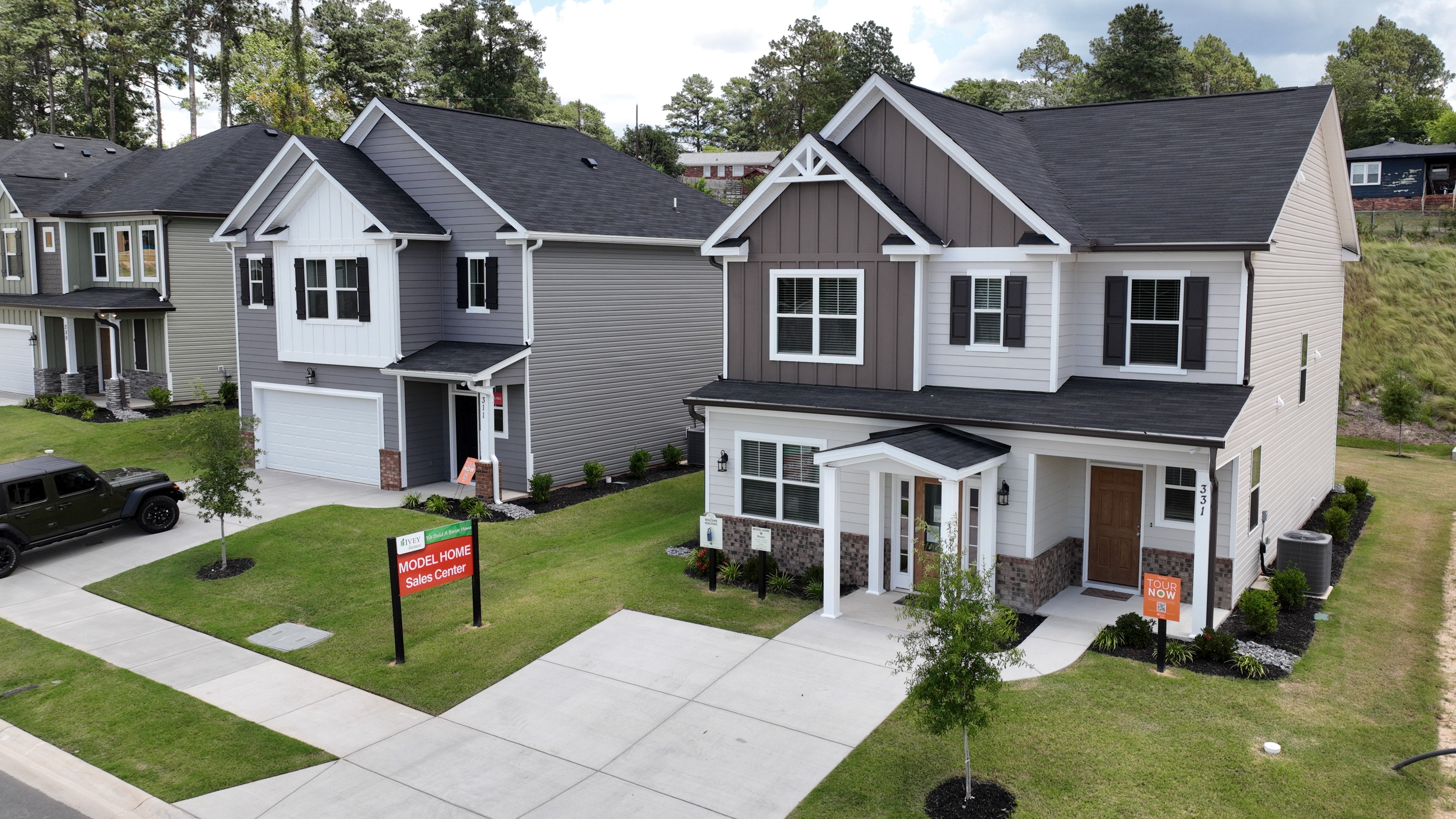 casa en Forrest Bluff por Ivey Residential