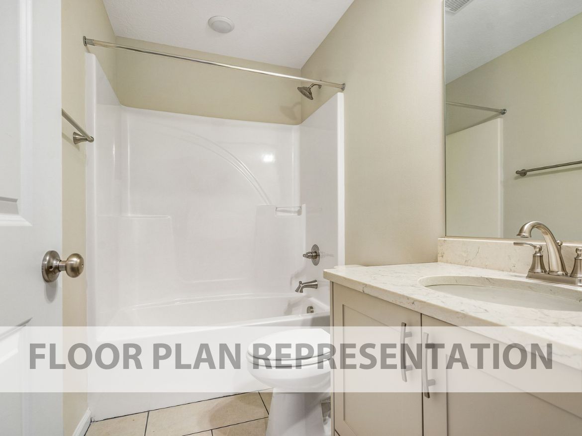 Shared Full Bathroom | 1486 Plan by Ivey Homes