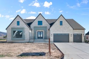 461 W Summit Lane (Butler Traditional)