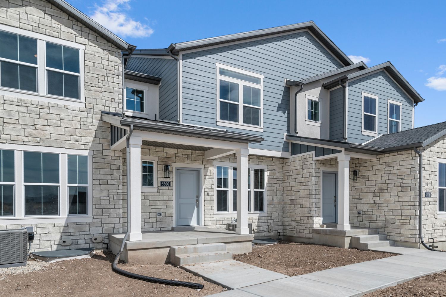 6566 W Raynolds Peak Way (Vancouver)