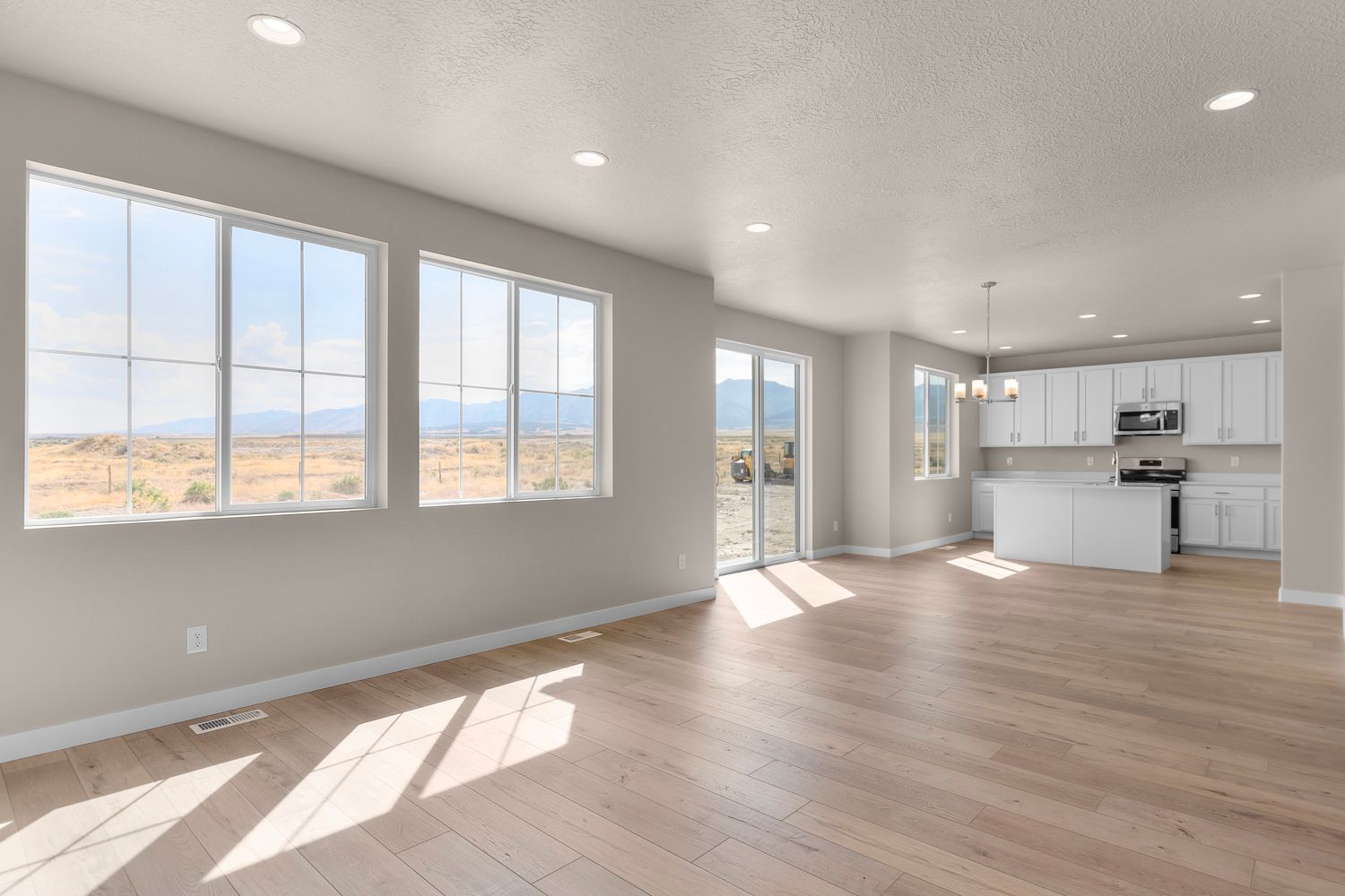 541 W Coyote Ridge Rd (2050 Farmhouse)