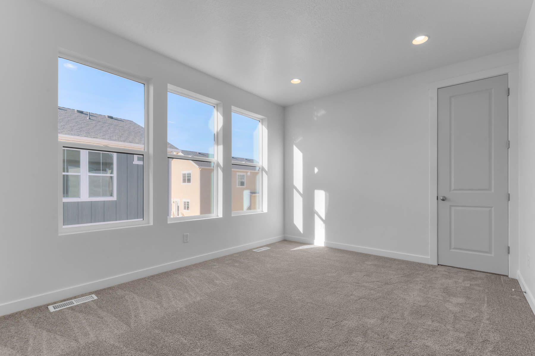 1587 N 3190 W (Kirkwood Scandia)