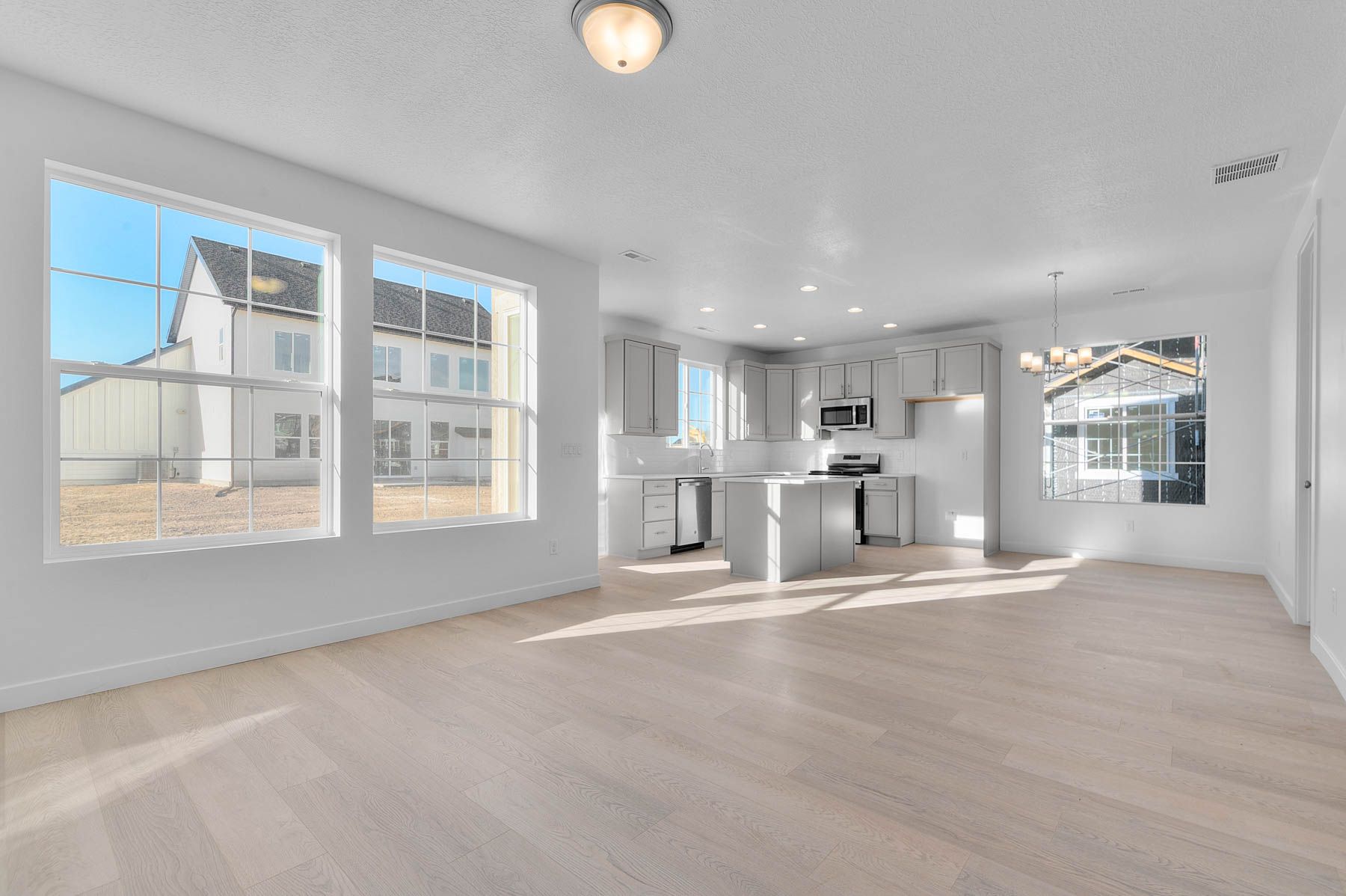 967 N Amberly Drive (Pasadena)