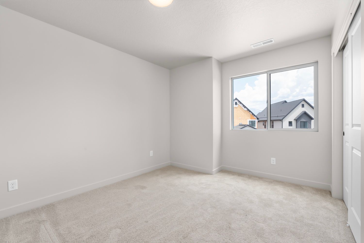 2408 N Alesund Way. Lehi, UT 84043