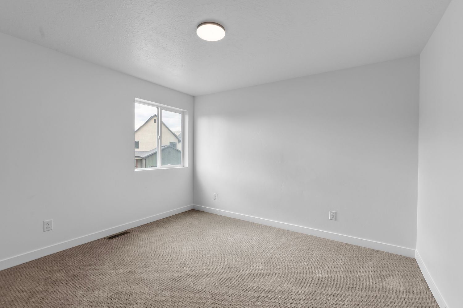 2408 N Alesund Way. Lehi, UT 84043