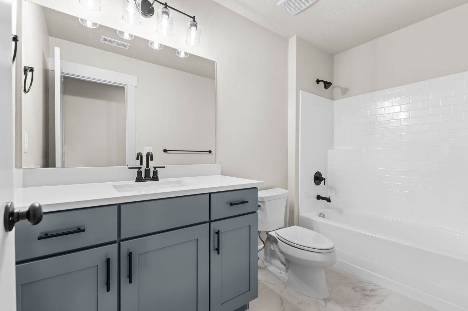 3018 W 2650 N. Clinton, UT 84015