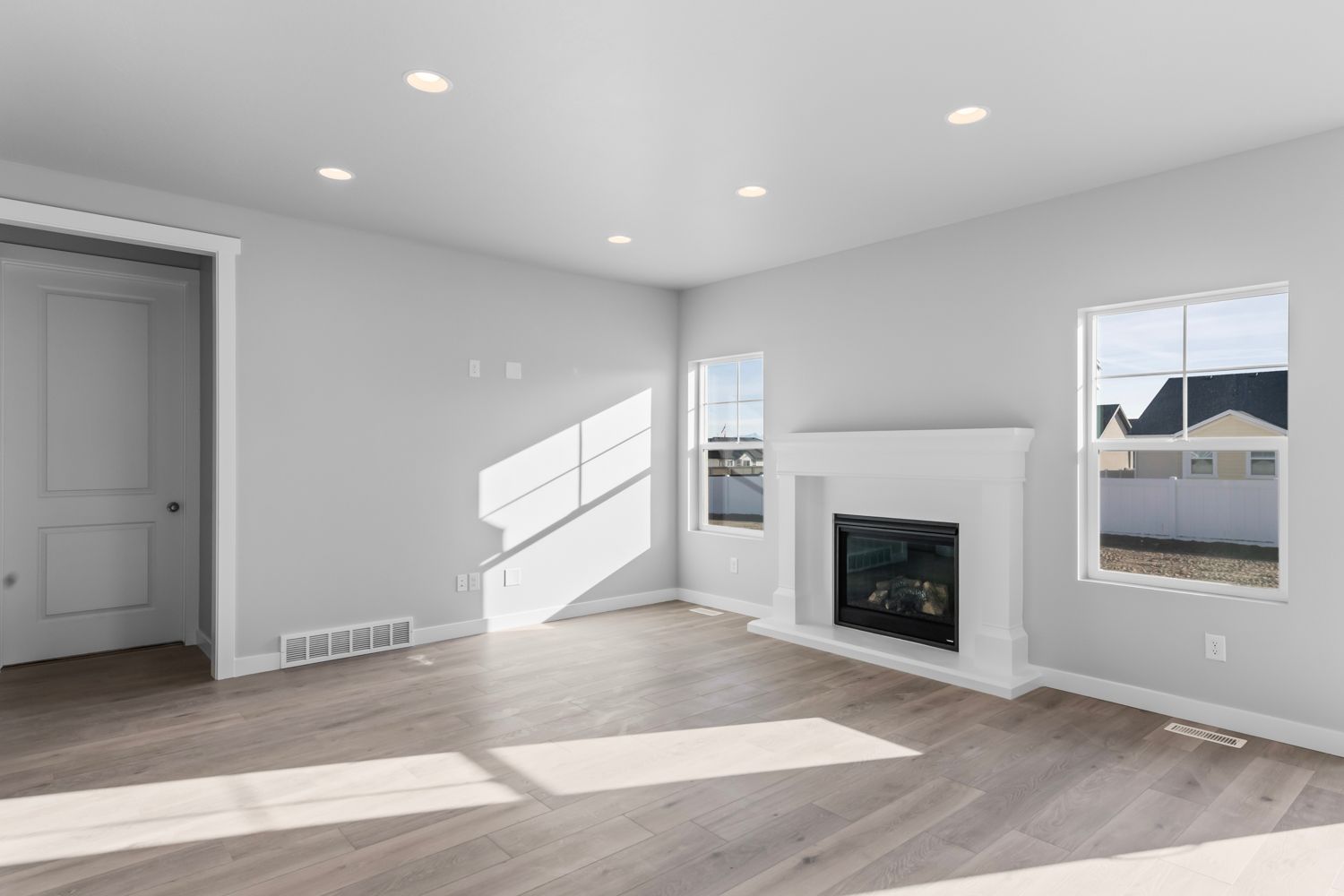 1704 E Erickson Knoll Lane. Eagle Mountain, UT 84005