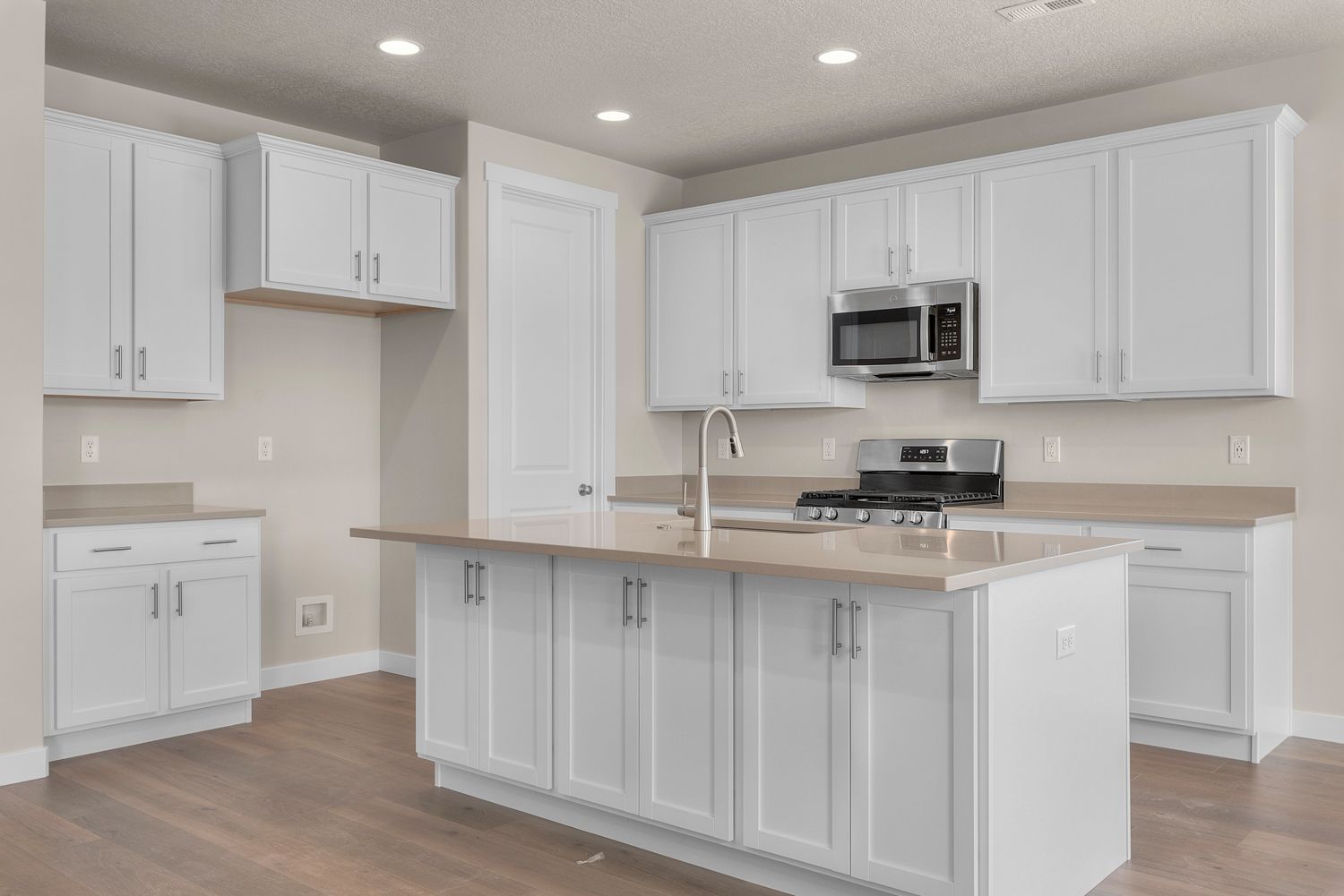2300 Farmhouse - Francis Commons 5