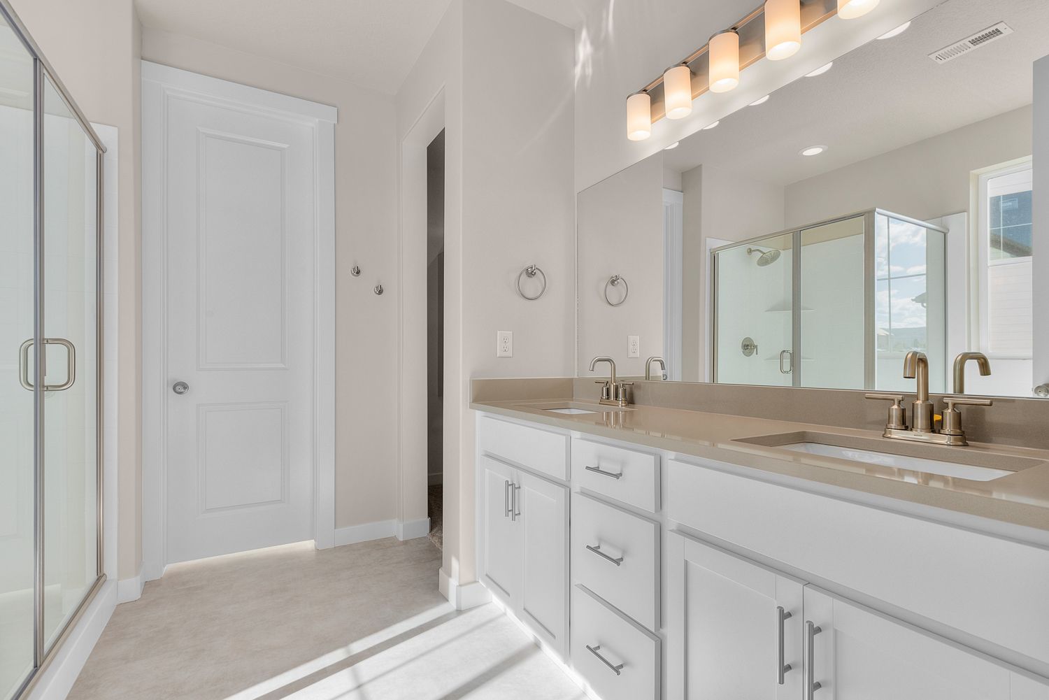 2300 Farmhouse - Francis Commons 5
