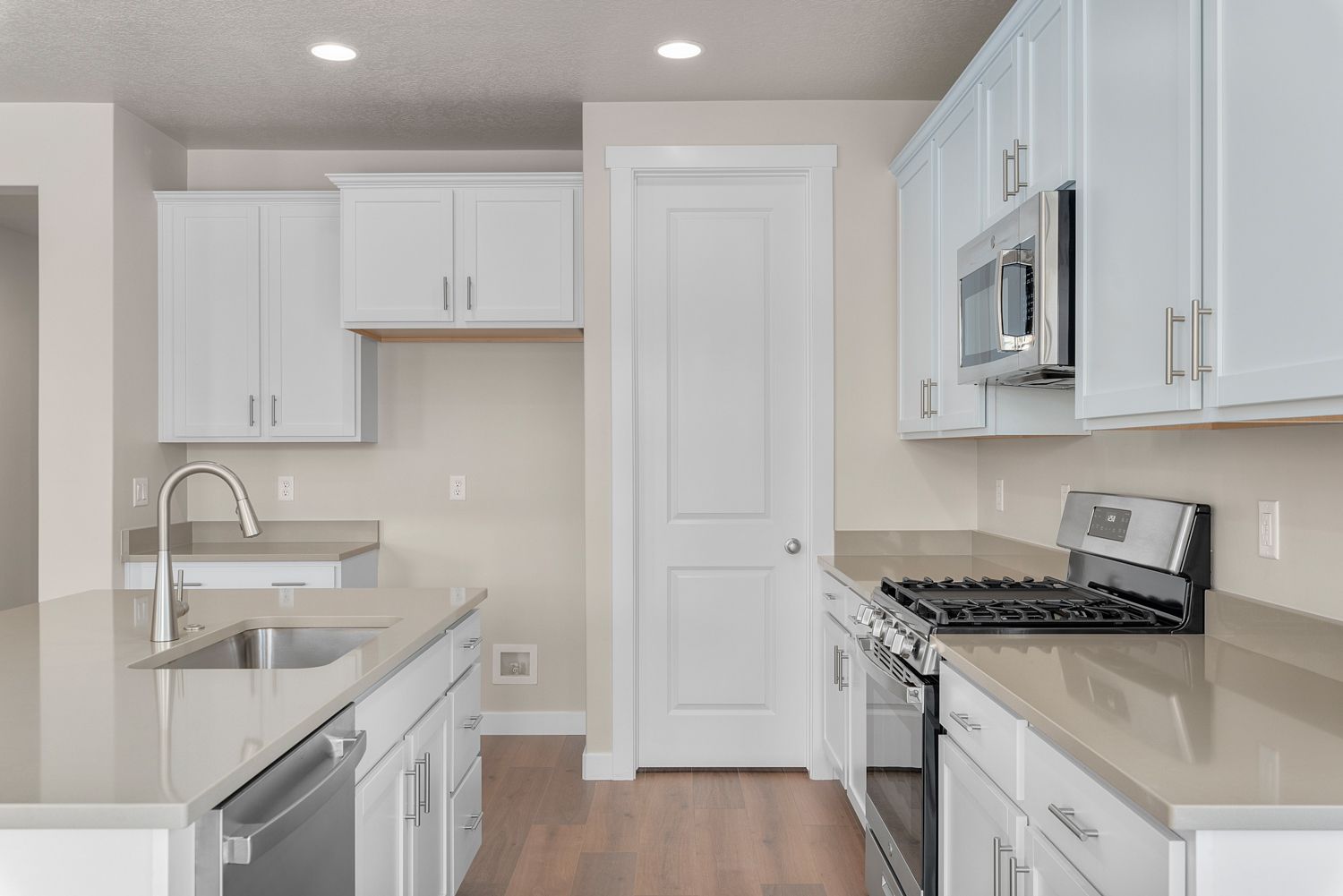 2300 Farmhouse - Francis Commons 5