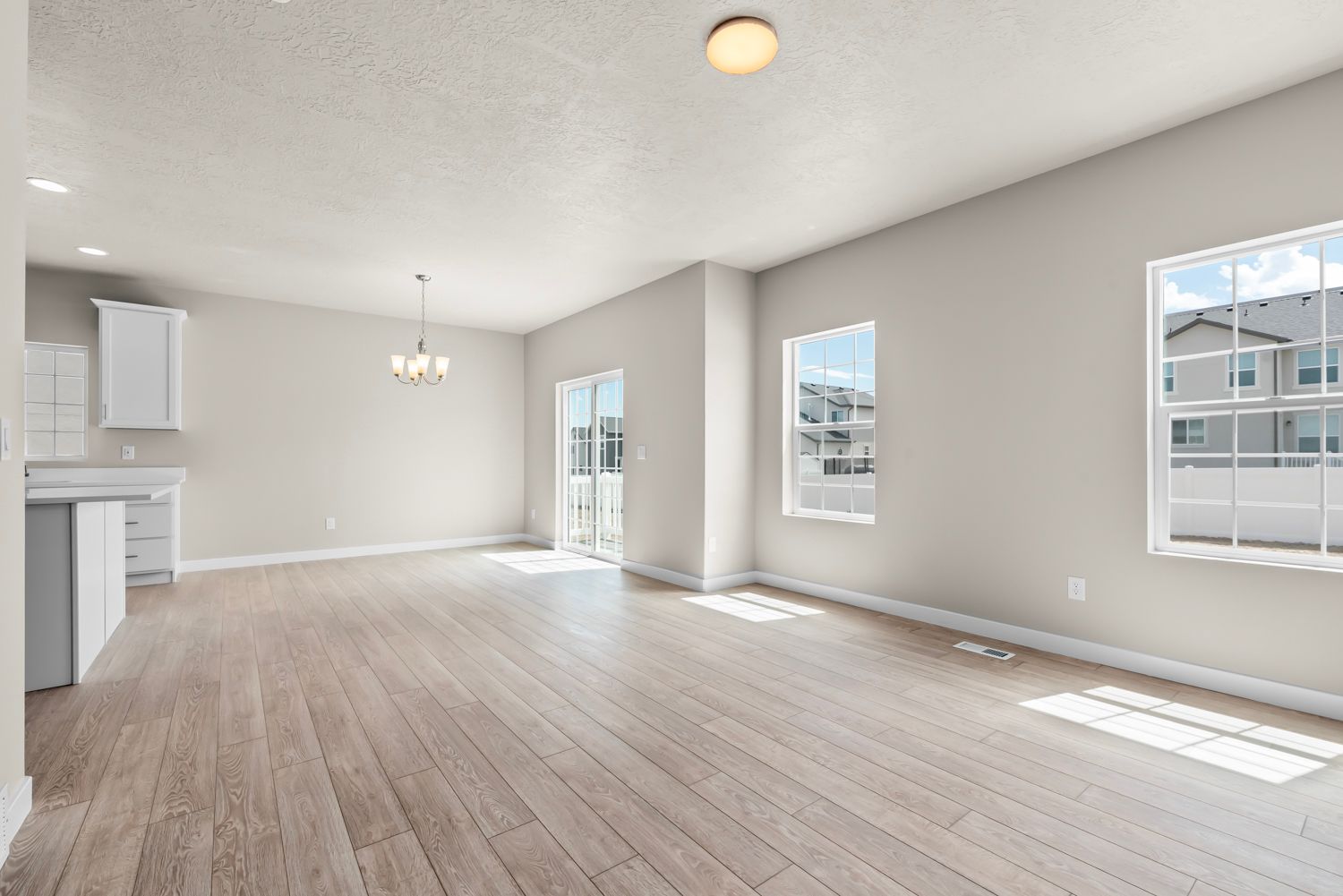 13174 S Twisted Oak Drive. Herriman, UT 84096