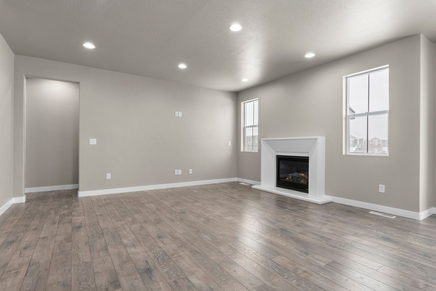 1226 W 2325 S. Syracuse, UT 84075