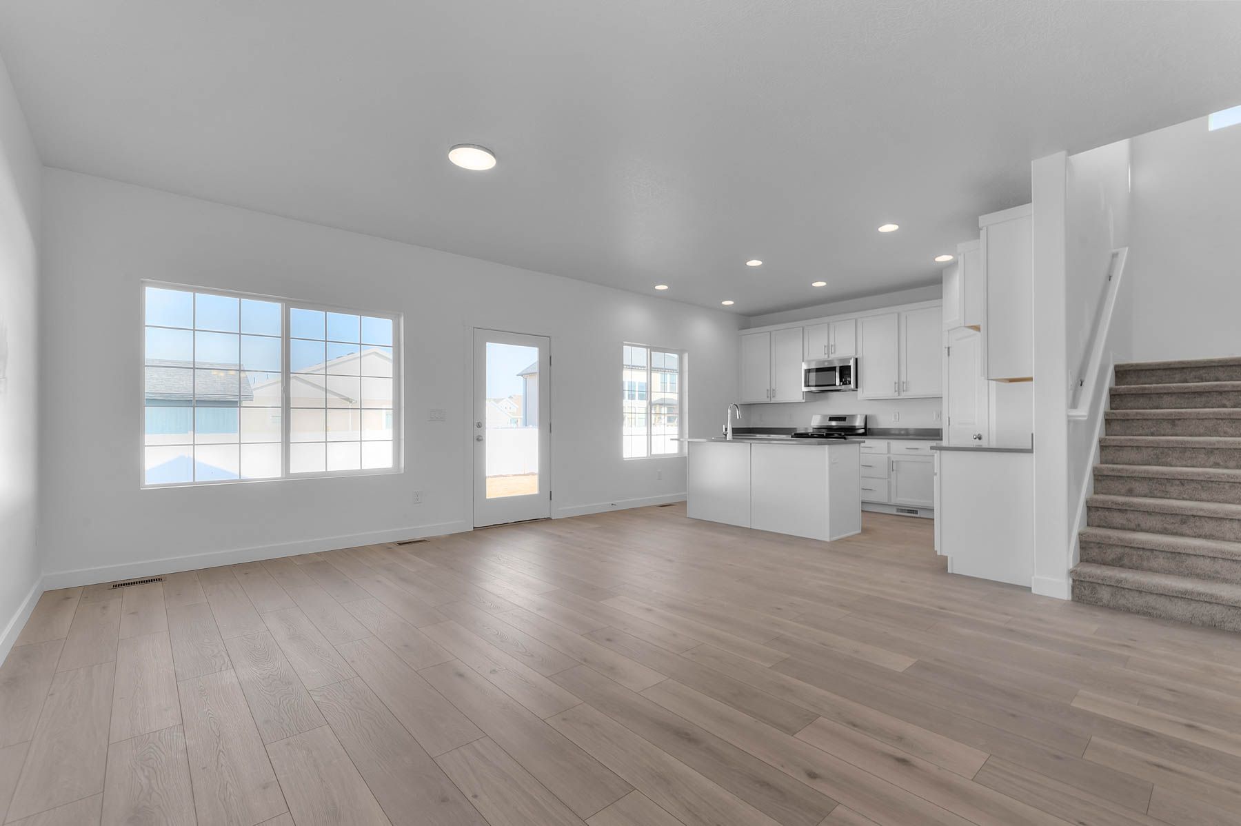 974 W Peregrine Drive (Carson)