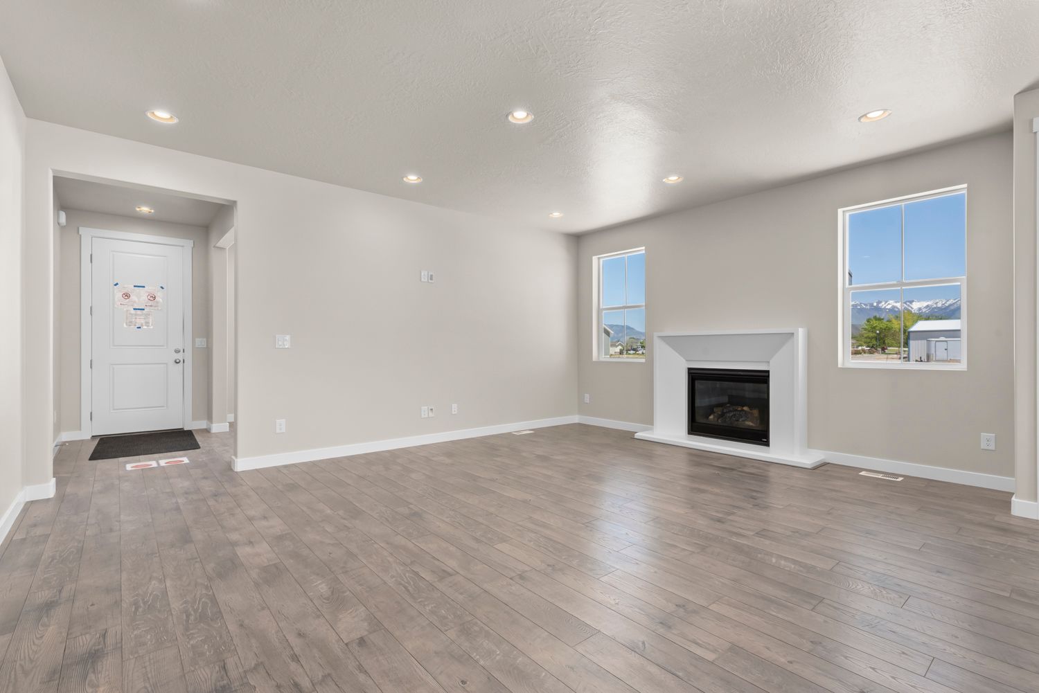 2200 Farmhouse