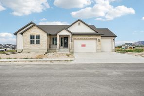 9977 N Little Leaf Ln (Flagstaff Farmhouse)