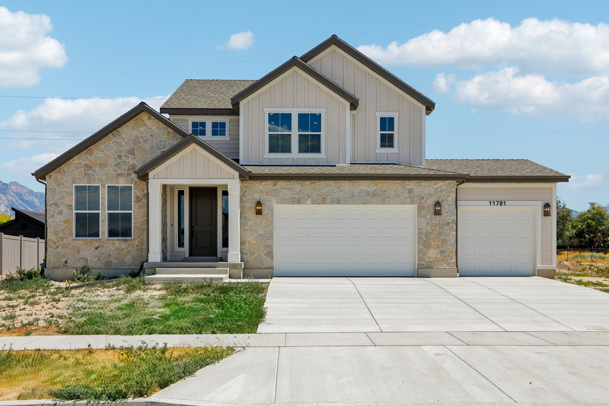 11781 S Halls Creek Rd (Clairemont Traditional)