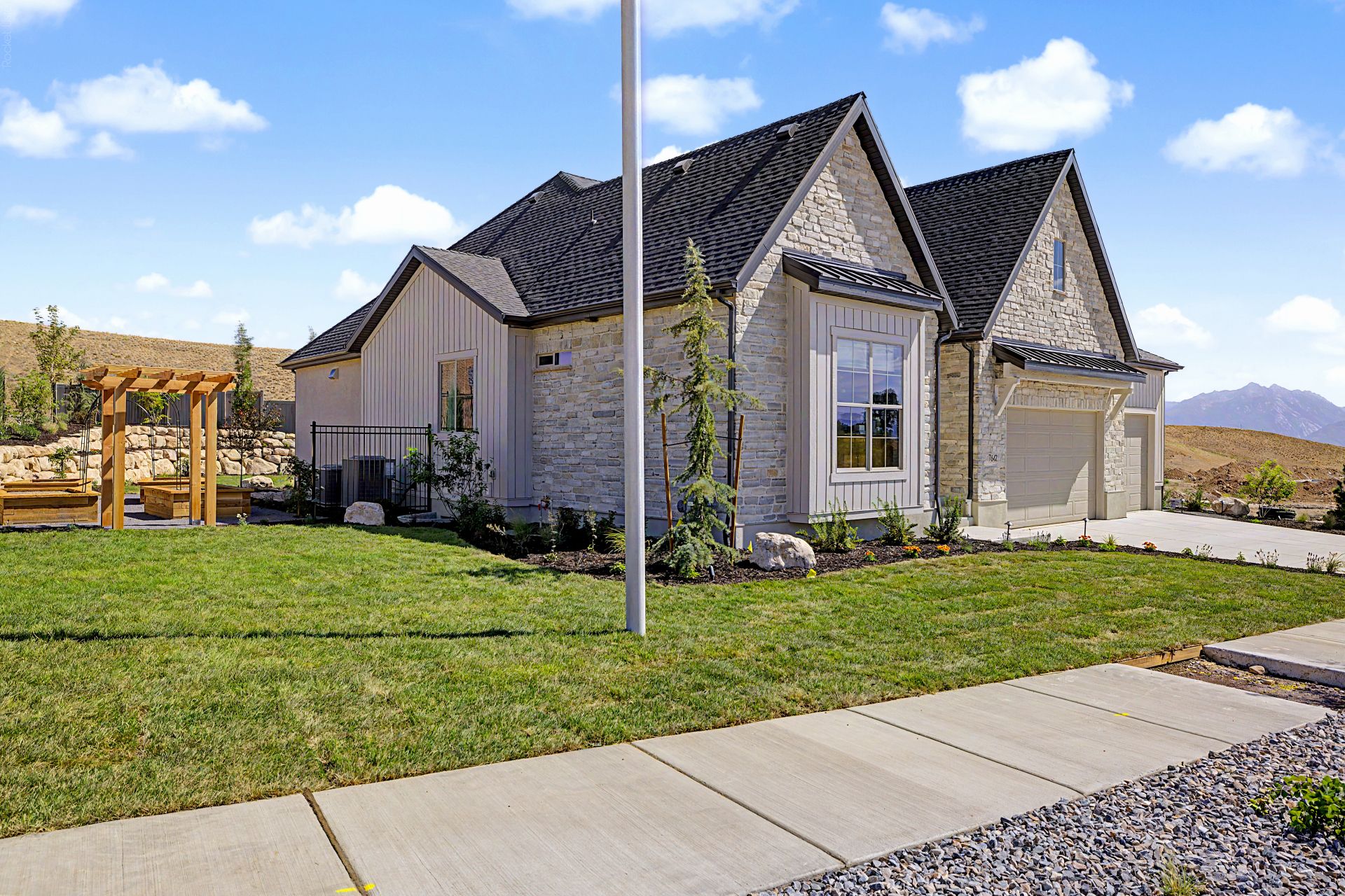 Hidden Oaks 7642 Chestnut Oak Ln