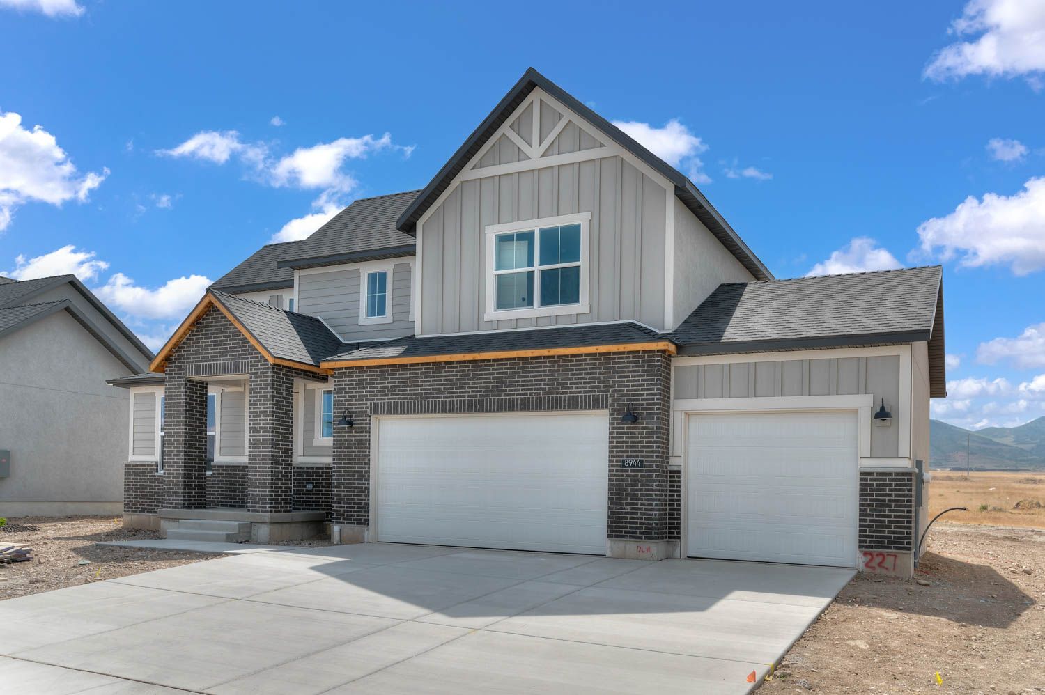 2200 Farmhouse