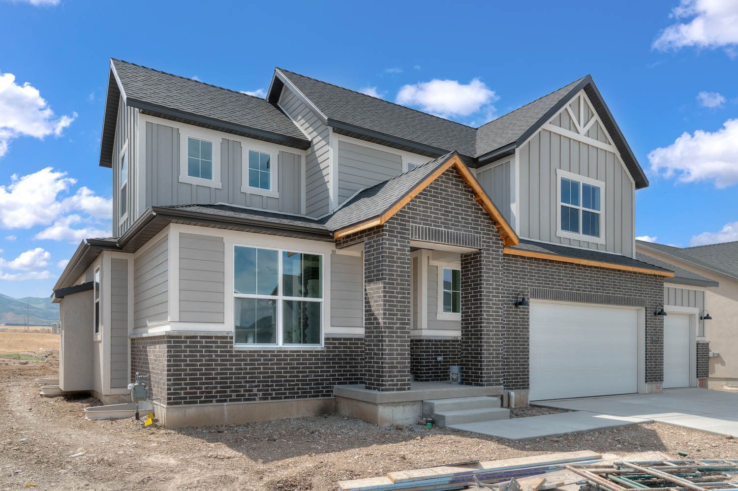 2200 Farmhouse
