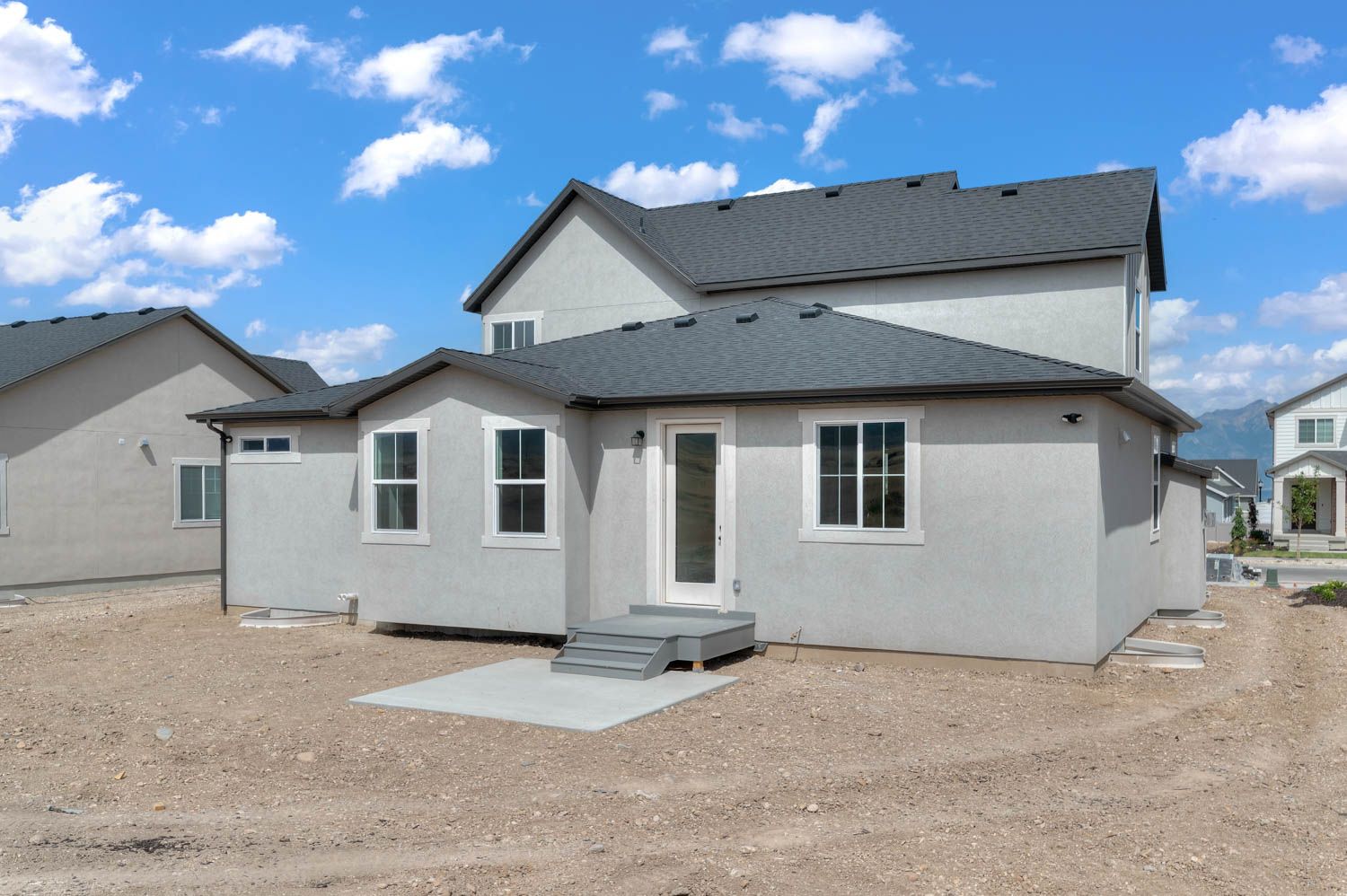 2200 Farmhouse