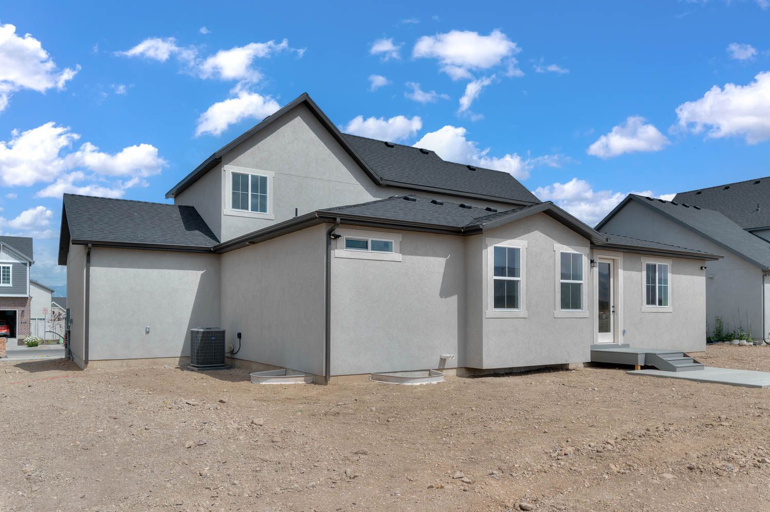 2200 Farmhouse