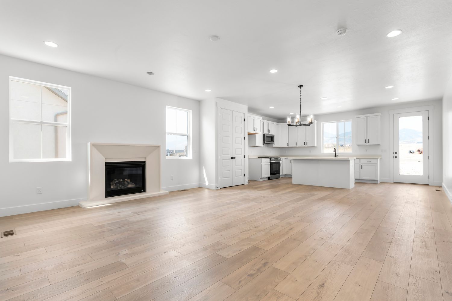 2200 Farmhouse