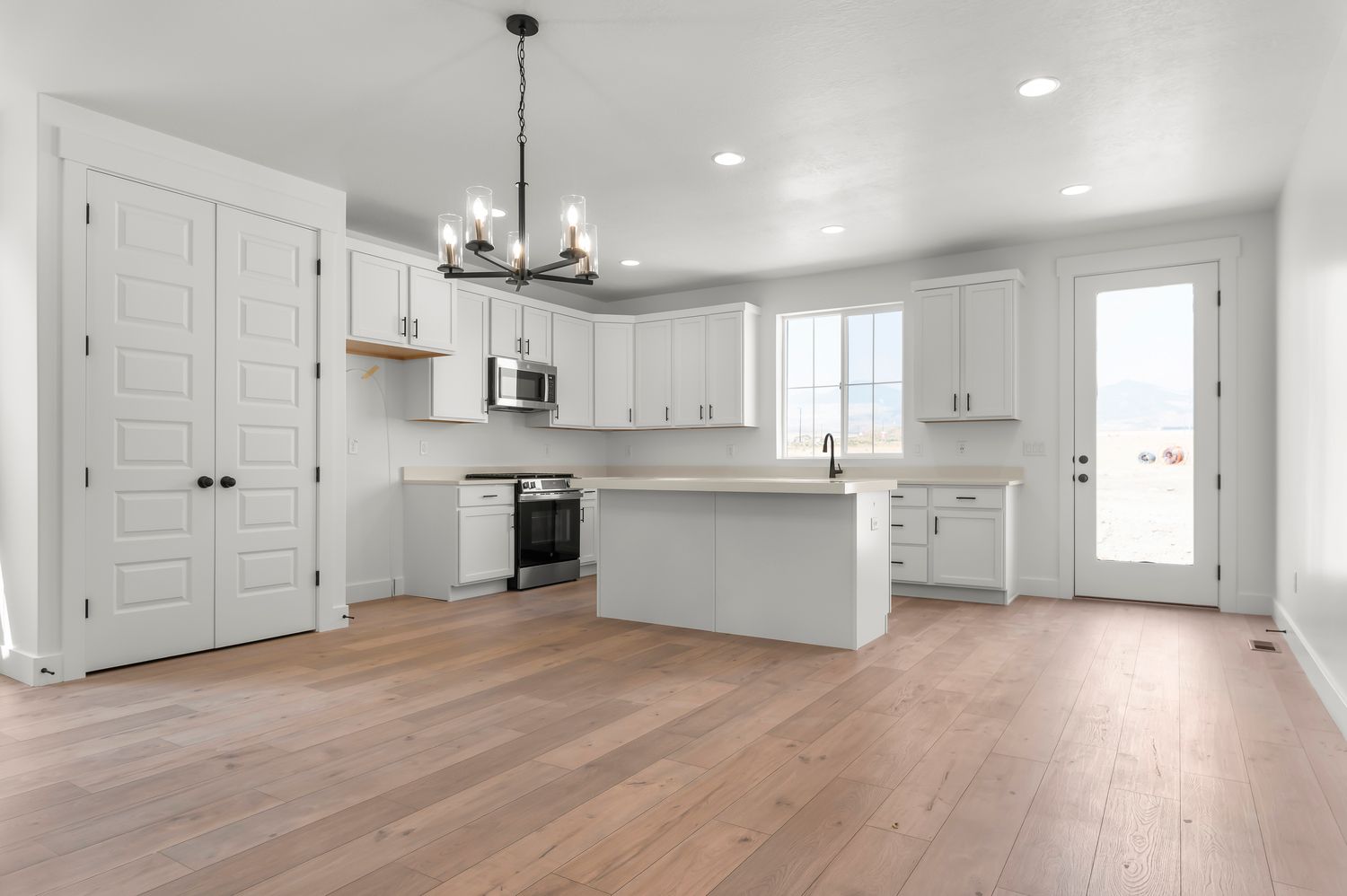 2200 Farmhouse