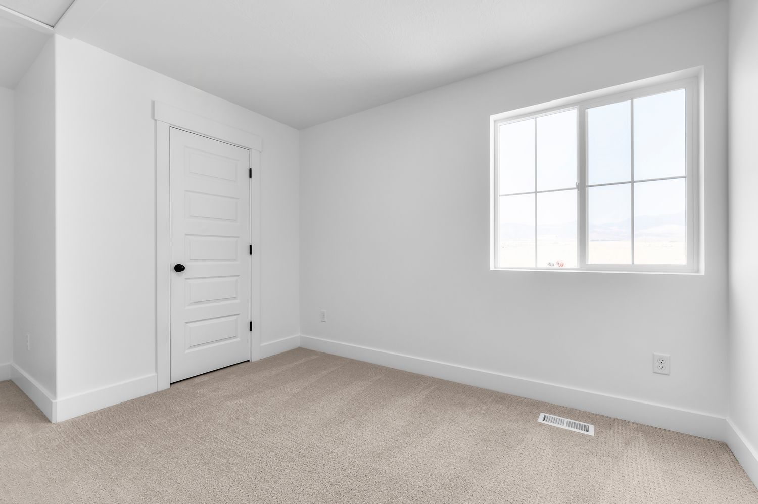 2200 Farmhouse