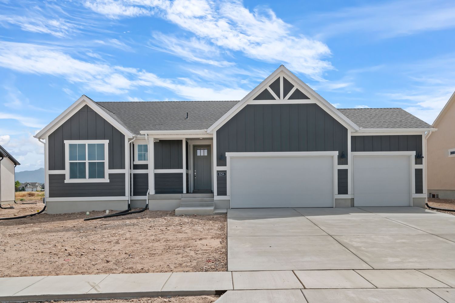 2254 N Hooded Crane Dr (1700 Farmhouse)