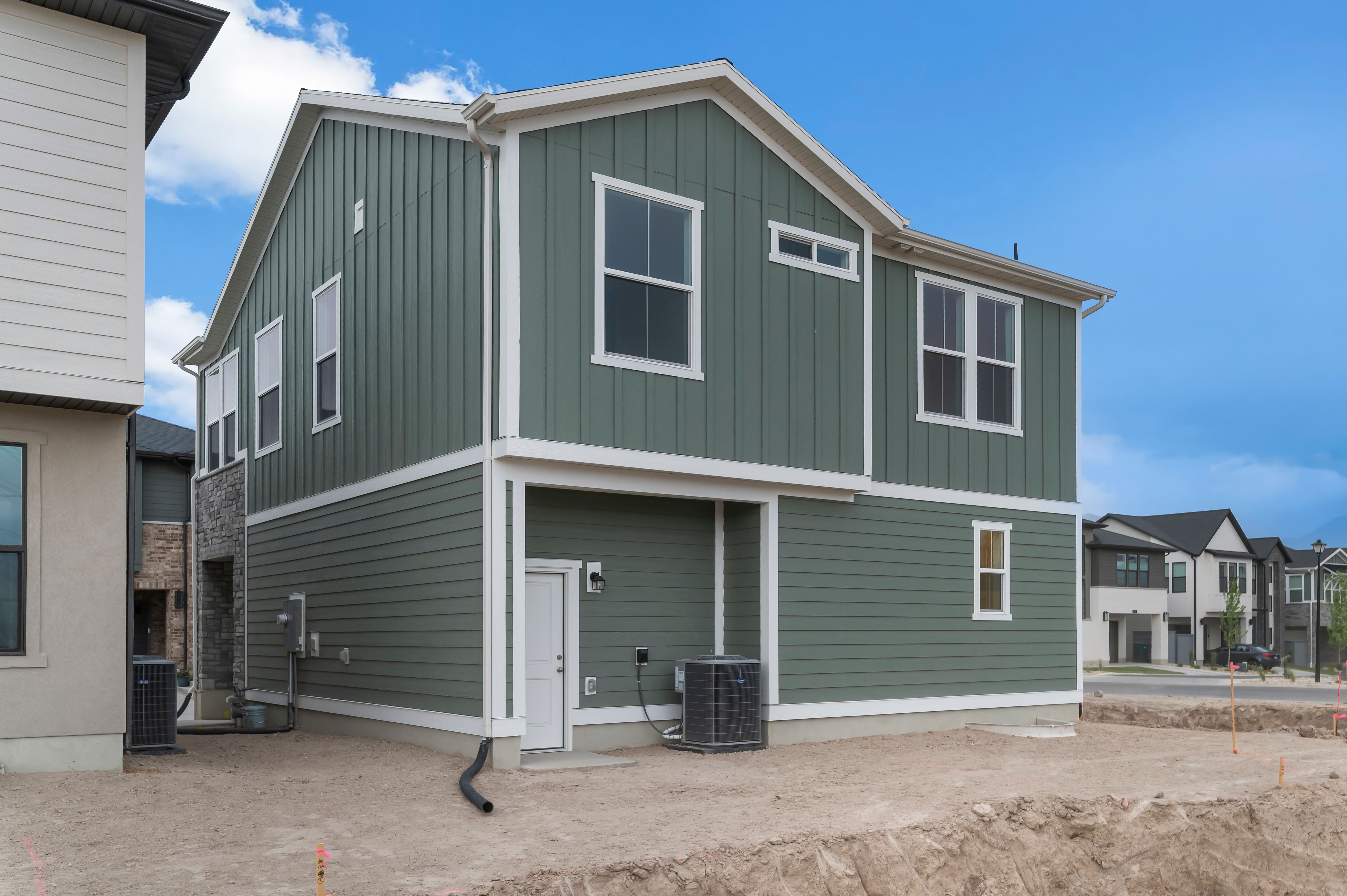 3975 W 2800 N (Keystone Farmhouse)