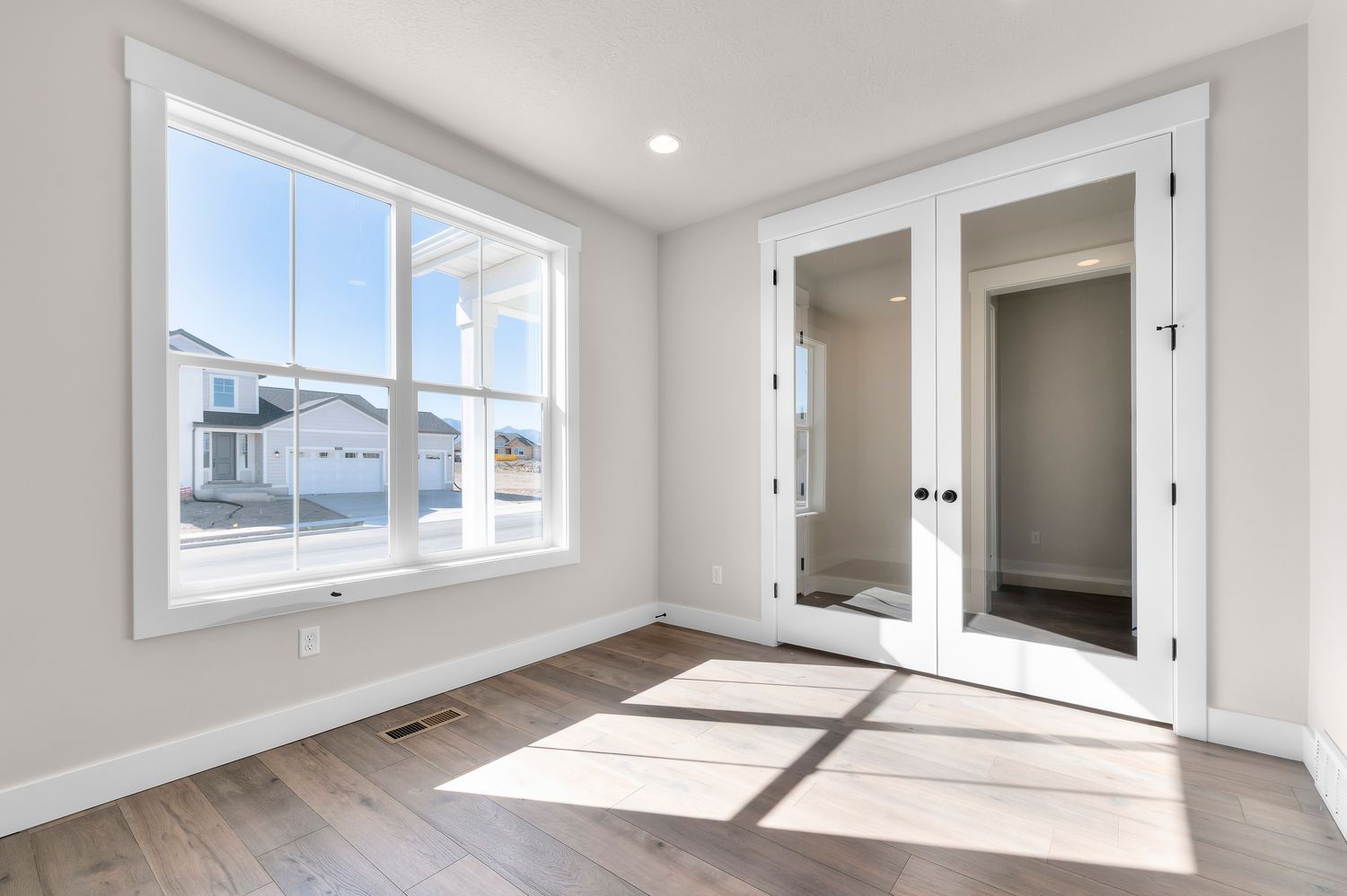 2200 Farmhouse