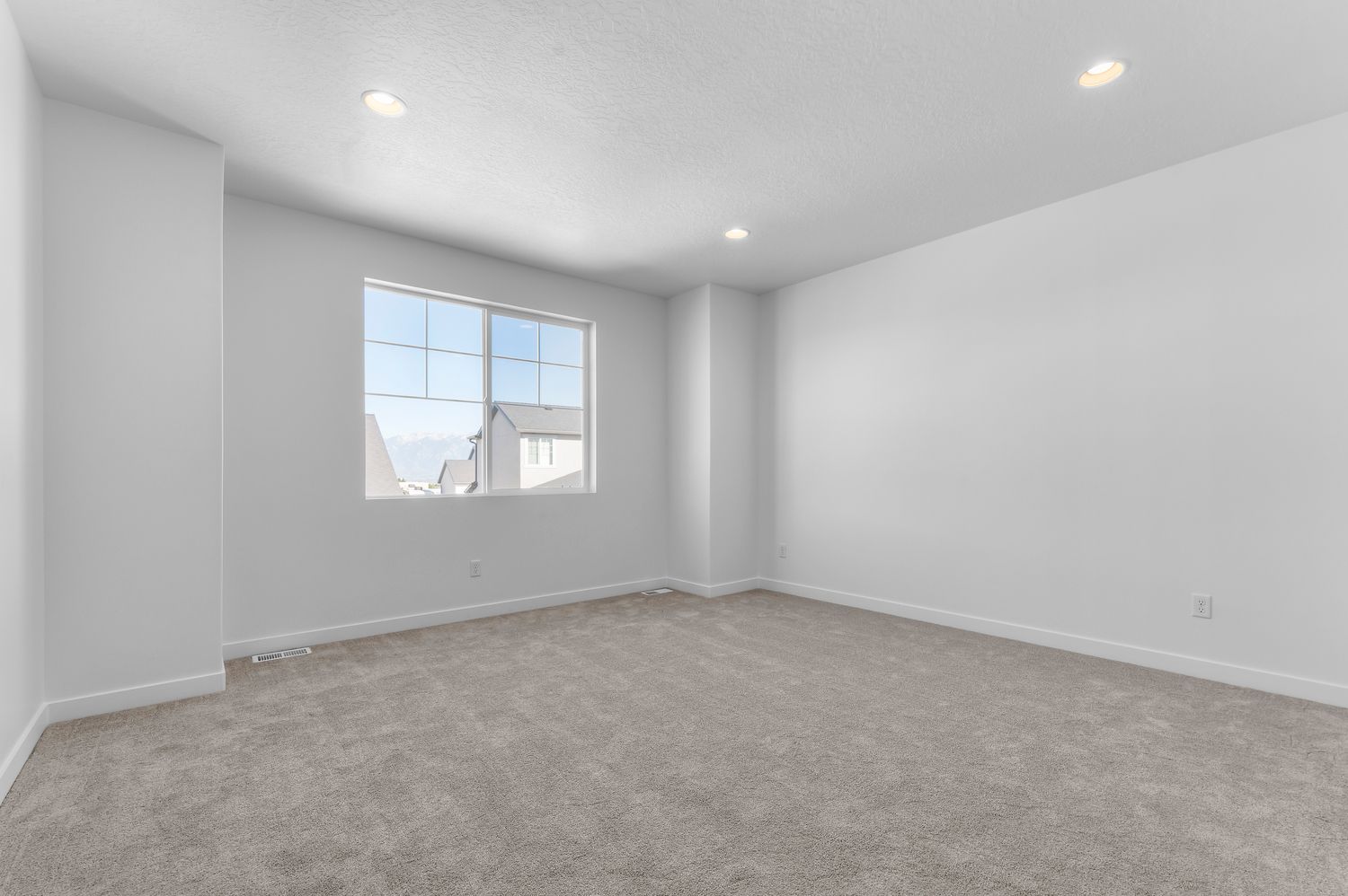 2200 Farmhouse