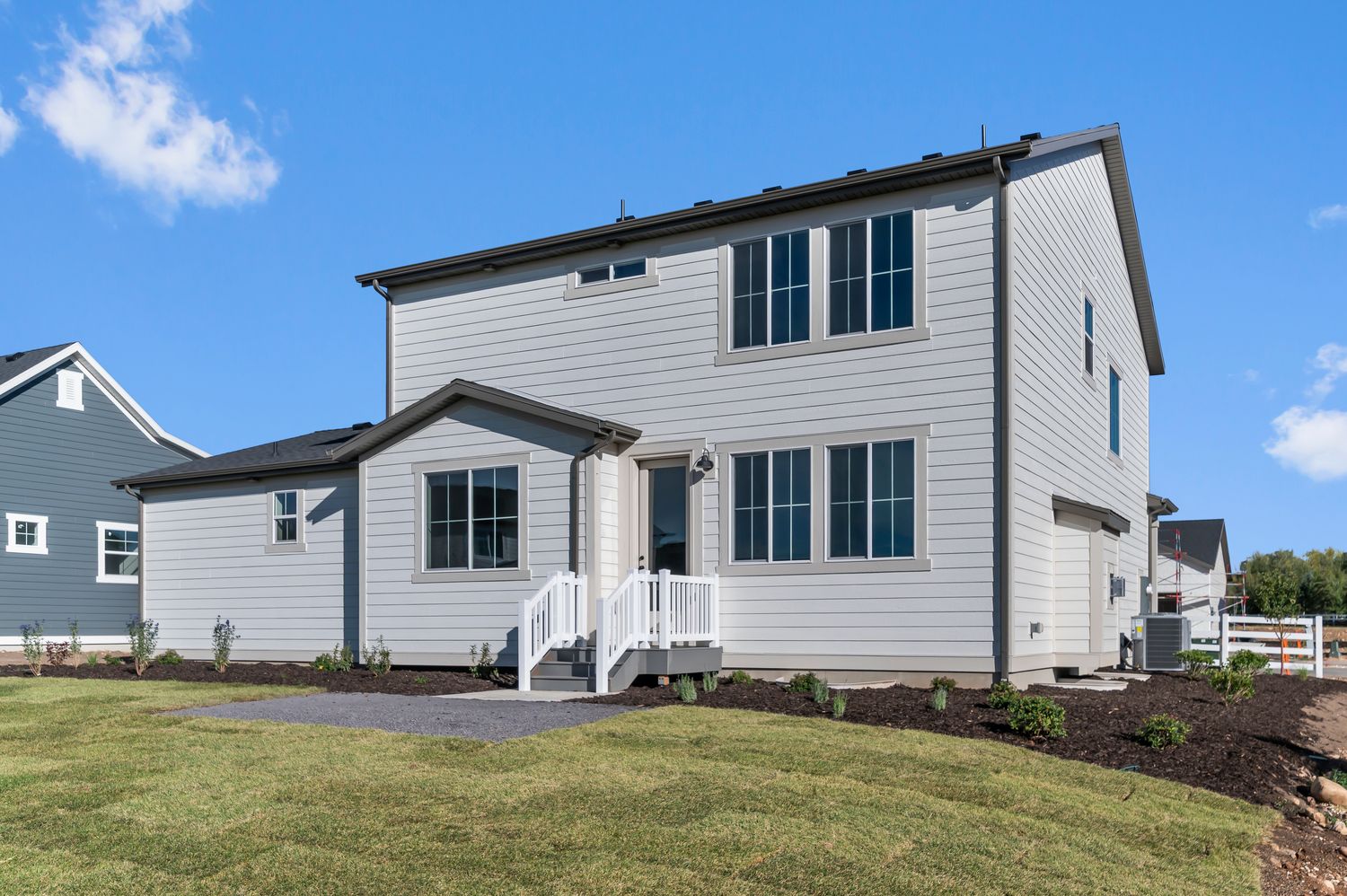 2500 Farmhouse
