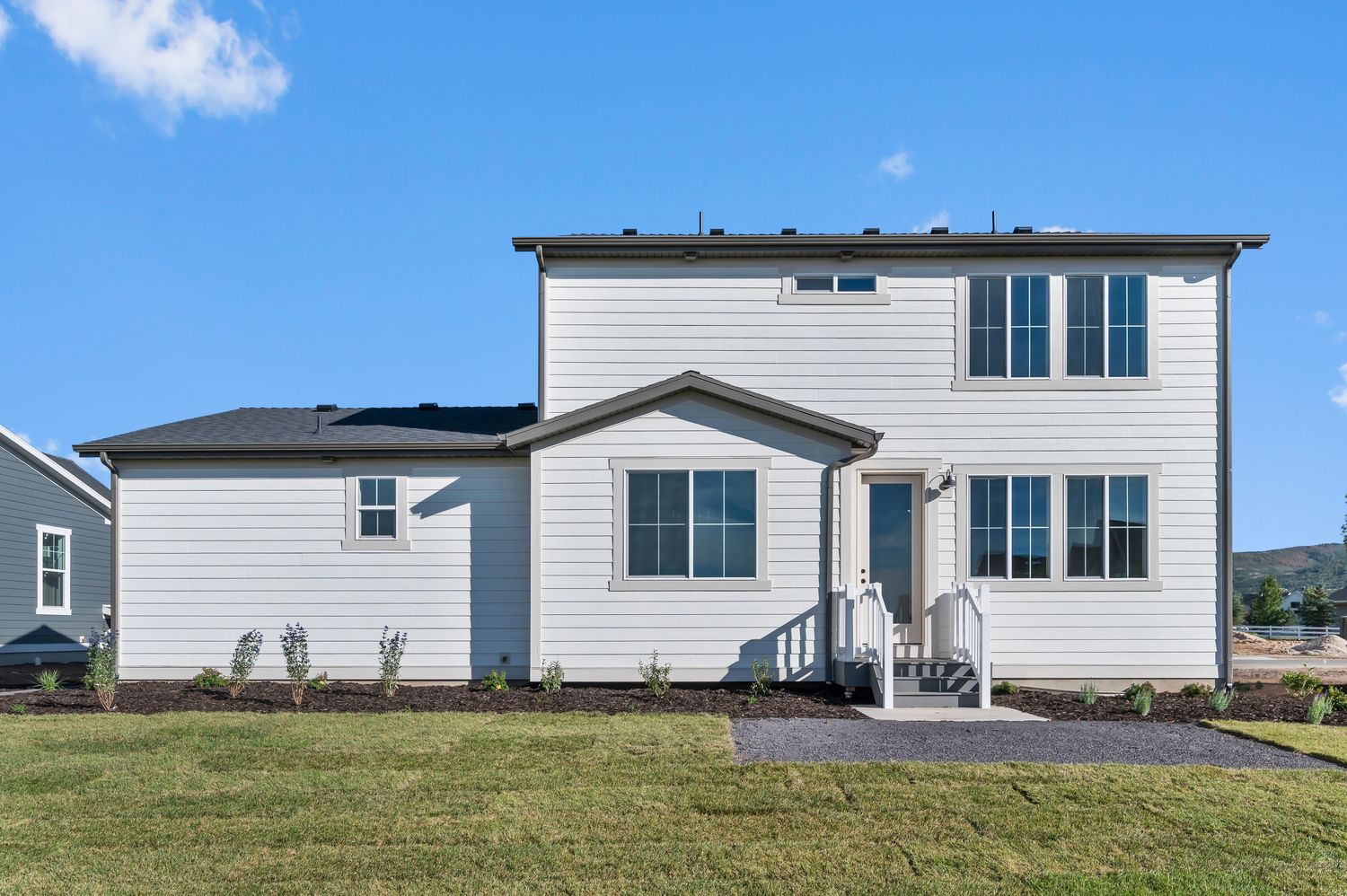 2500 Farmhouse