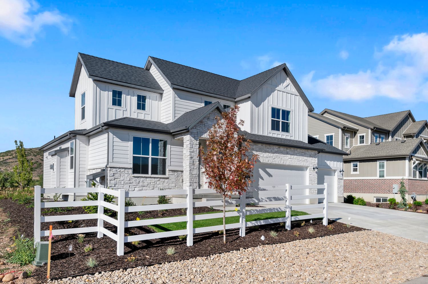2200 Farmhouse