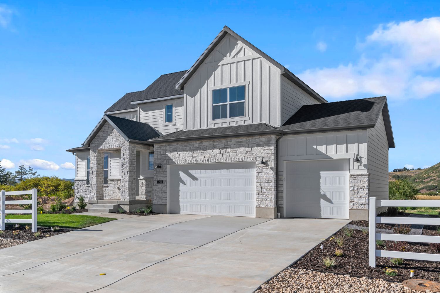 2200 Farmhouse