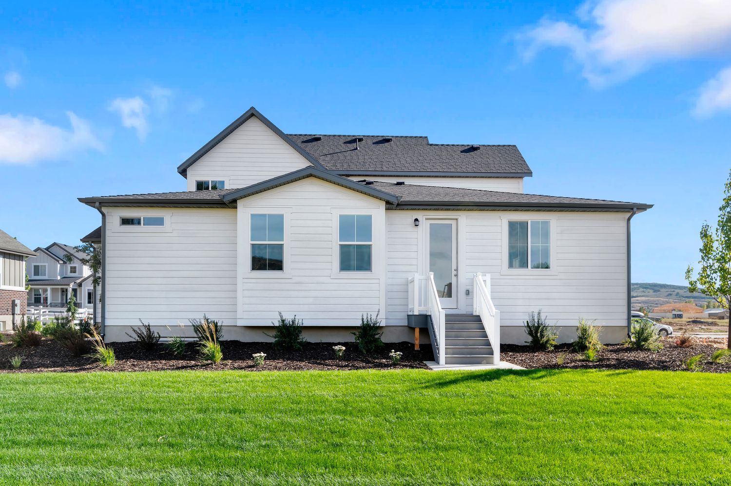 2200 Farmhouse