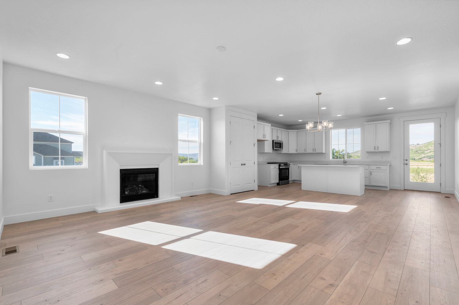 2200 Farmhouse