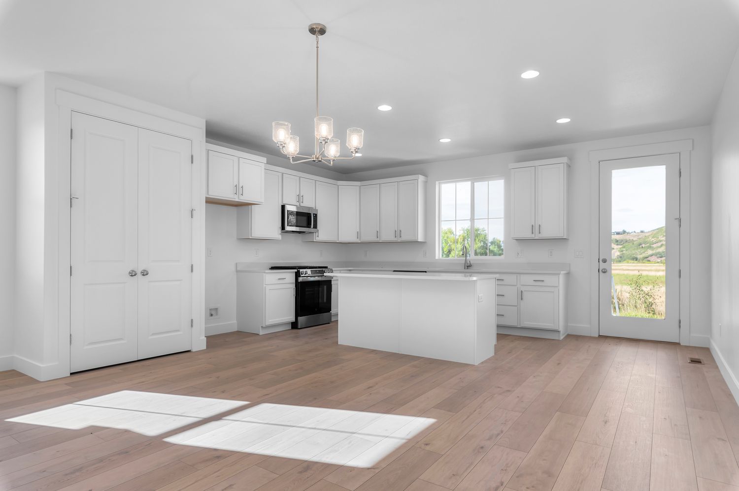 2200 Farmhouse