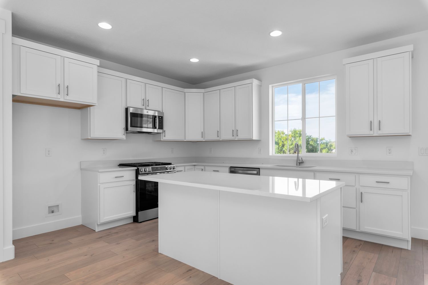 2200 Farmhouse