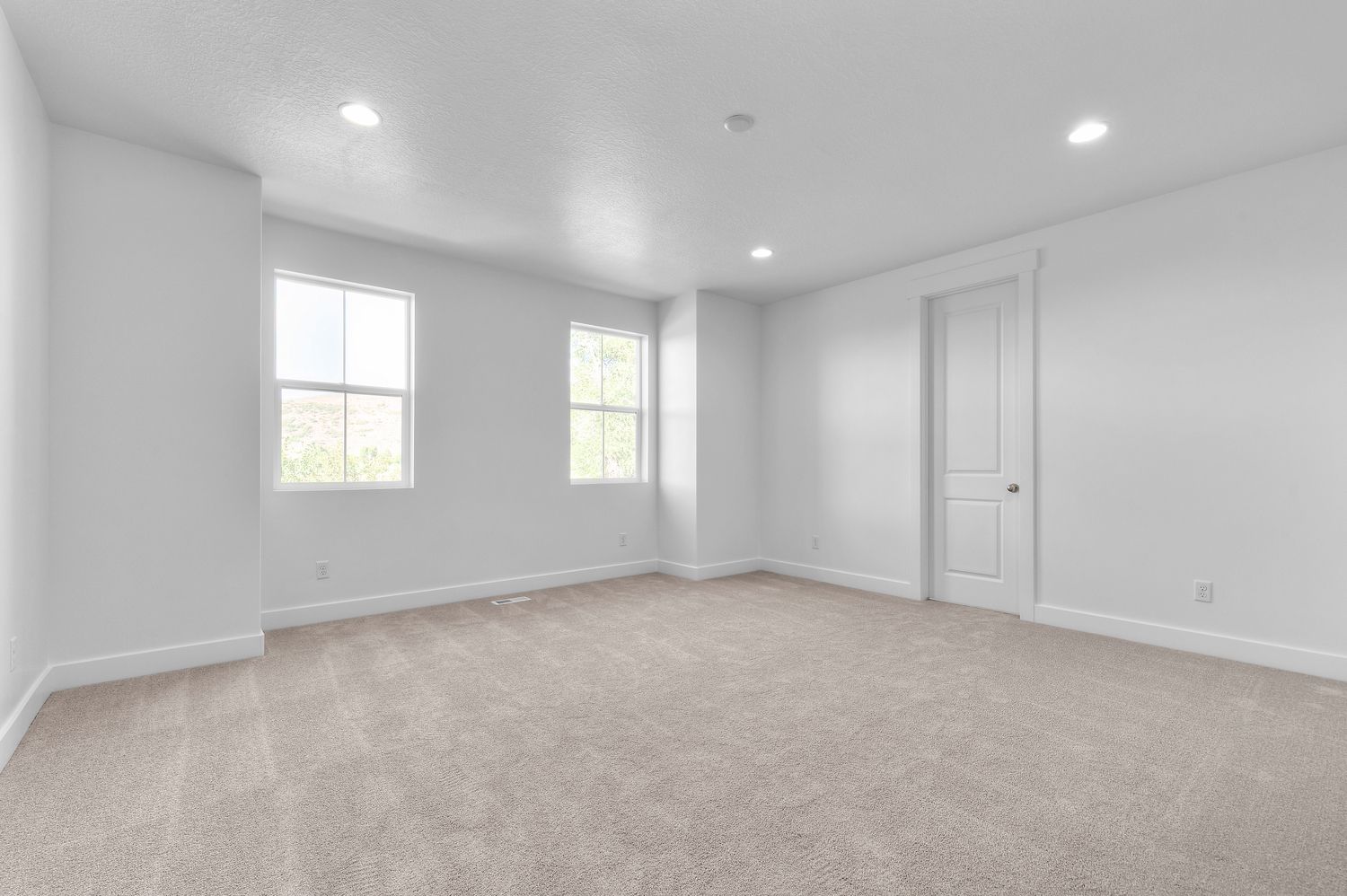2200 Farmhouse