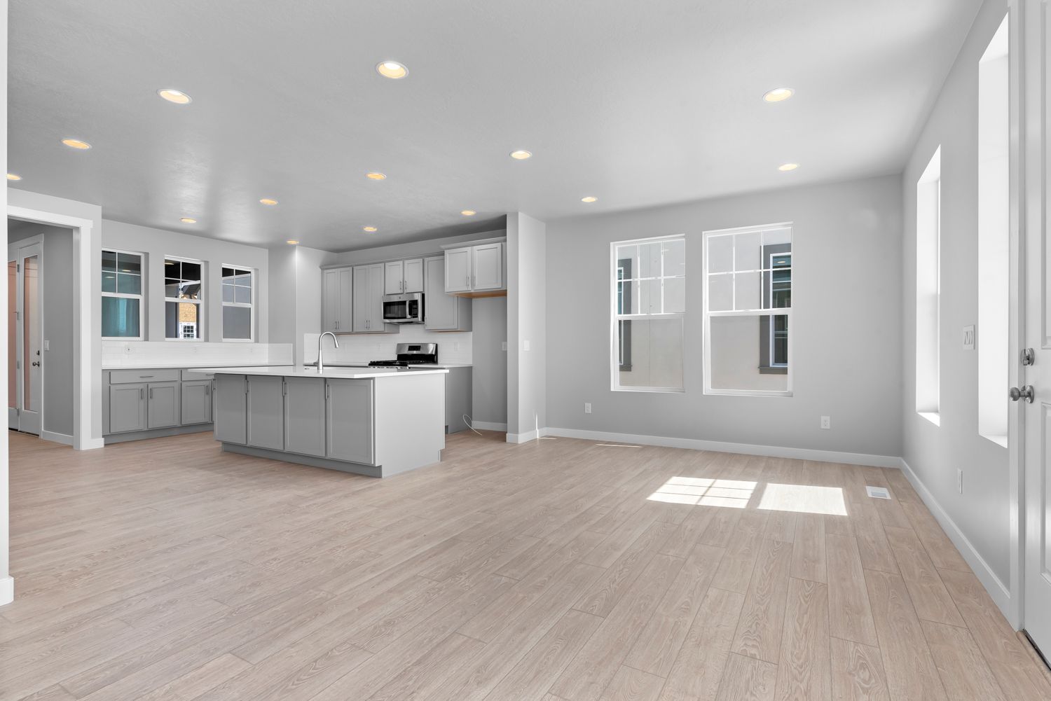 Auburn Colonial