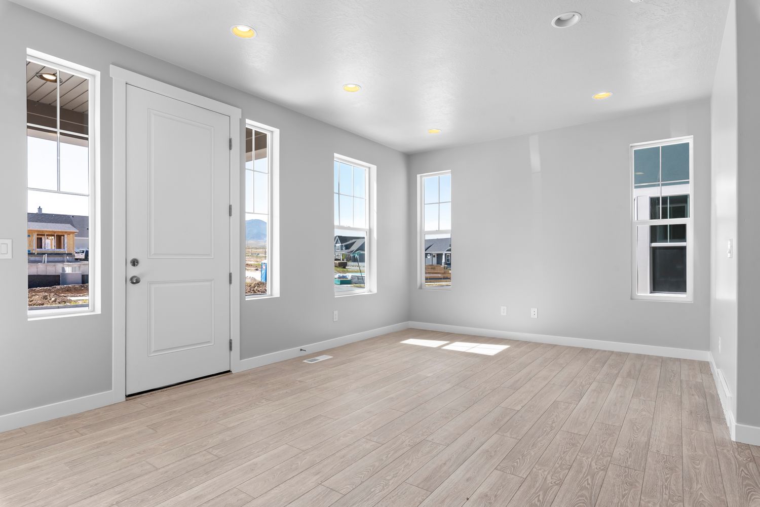 Auburn Colonial