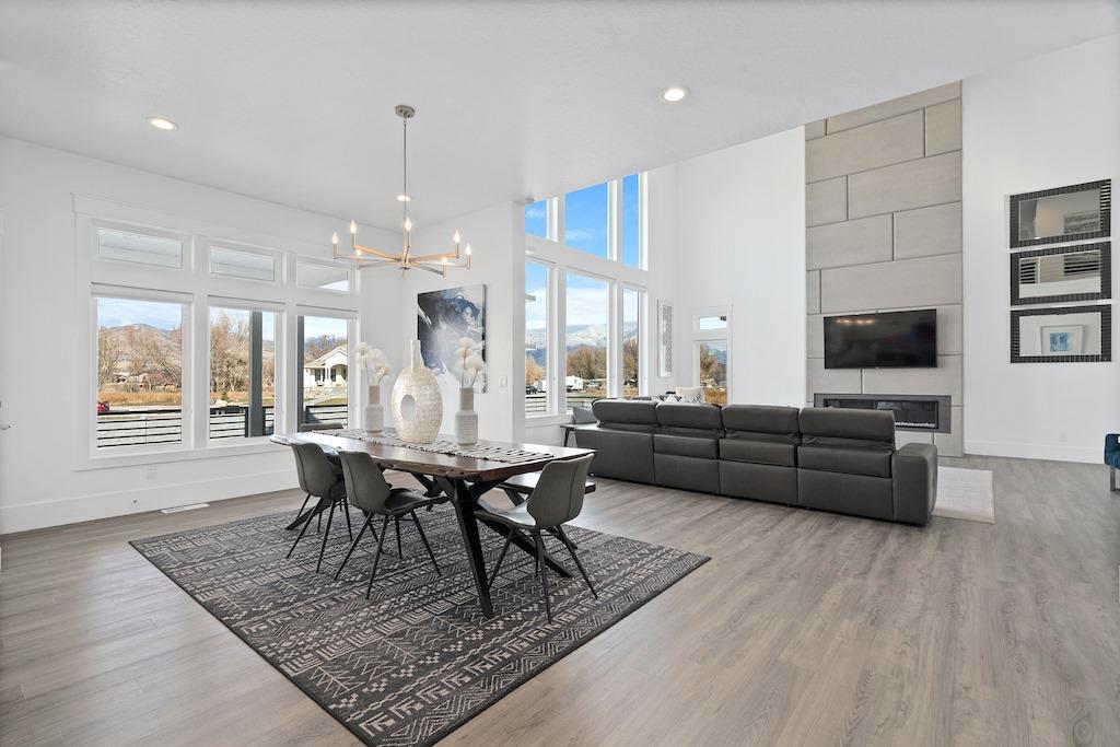 casa en J 2 Homes por J 2 Homes