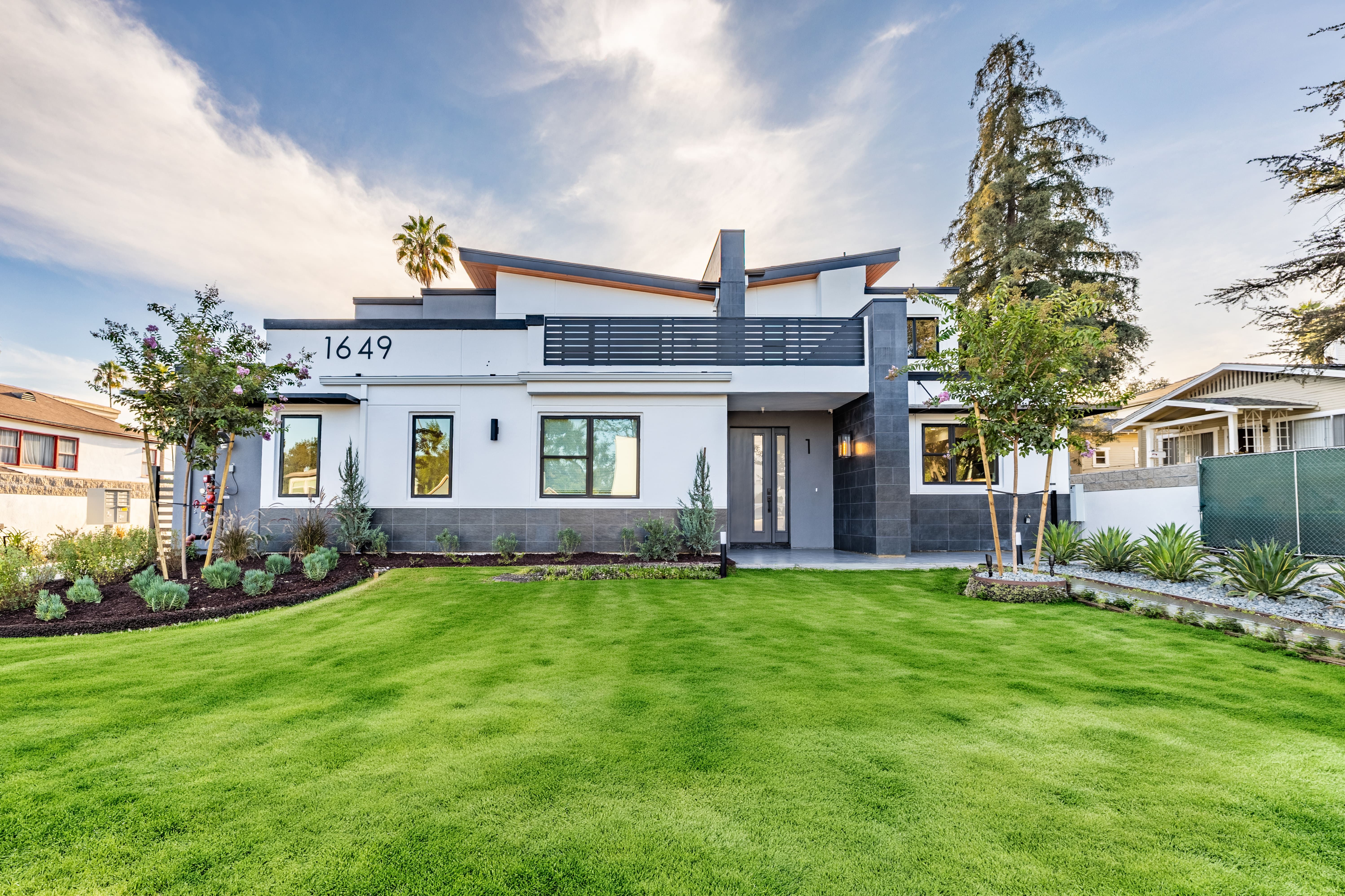 The Lake Villas - Pasadena, CA