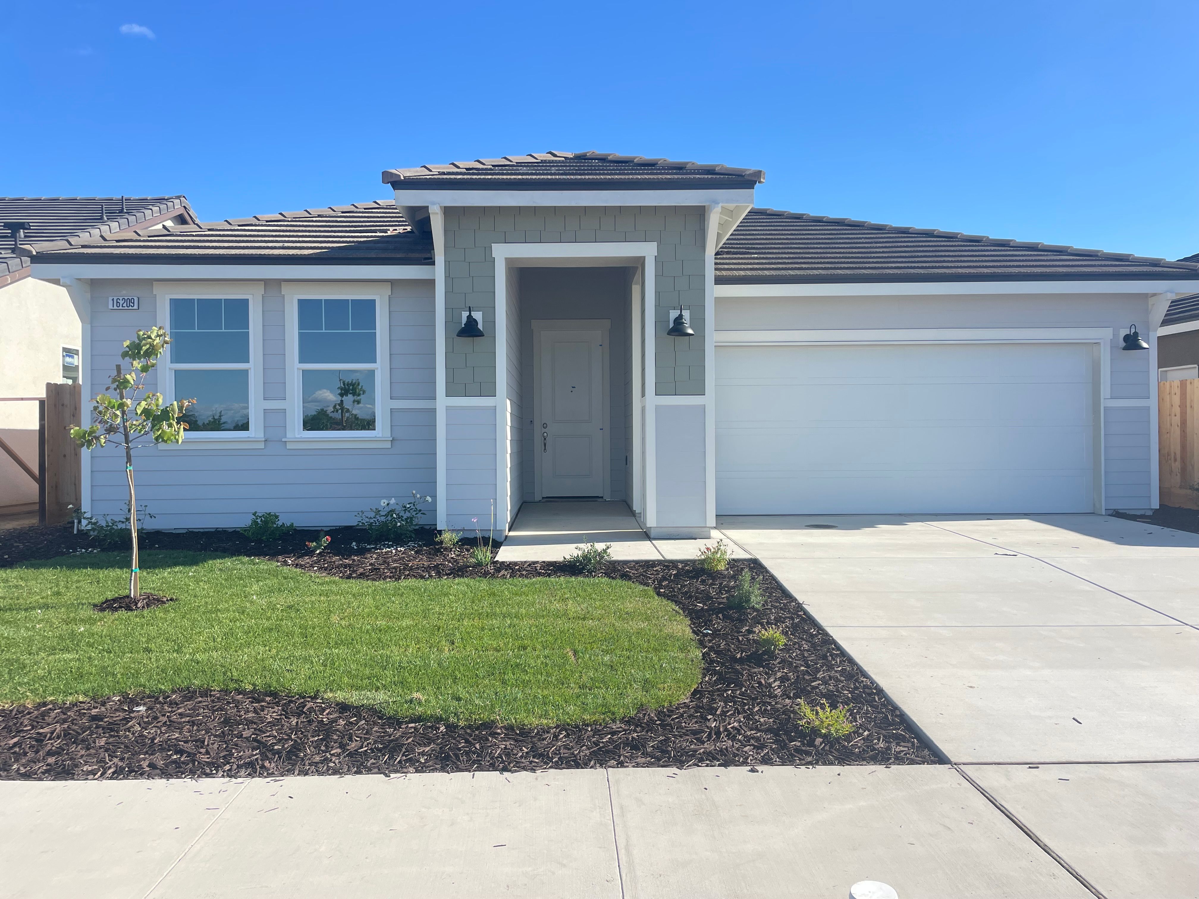 16209 W. Sunset (The Crown 1500 - B)