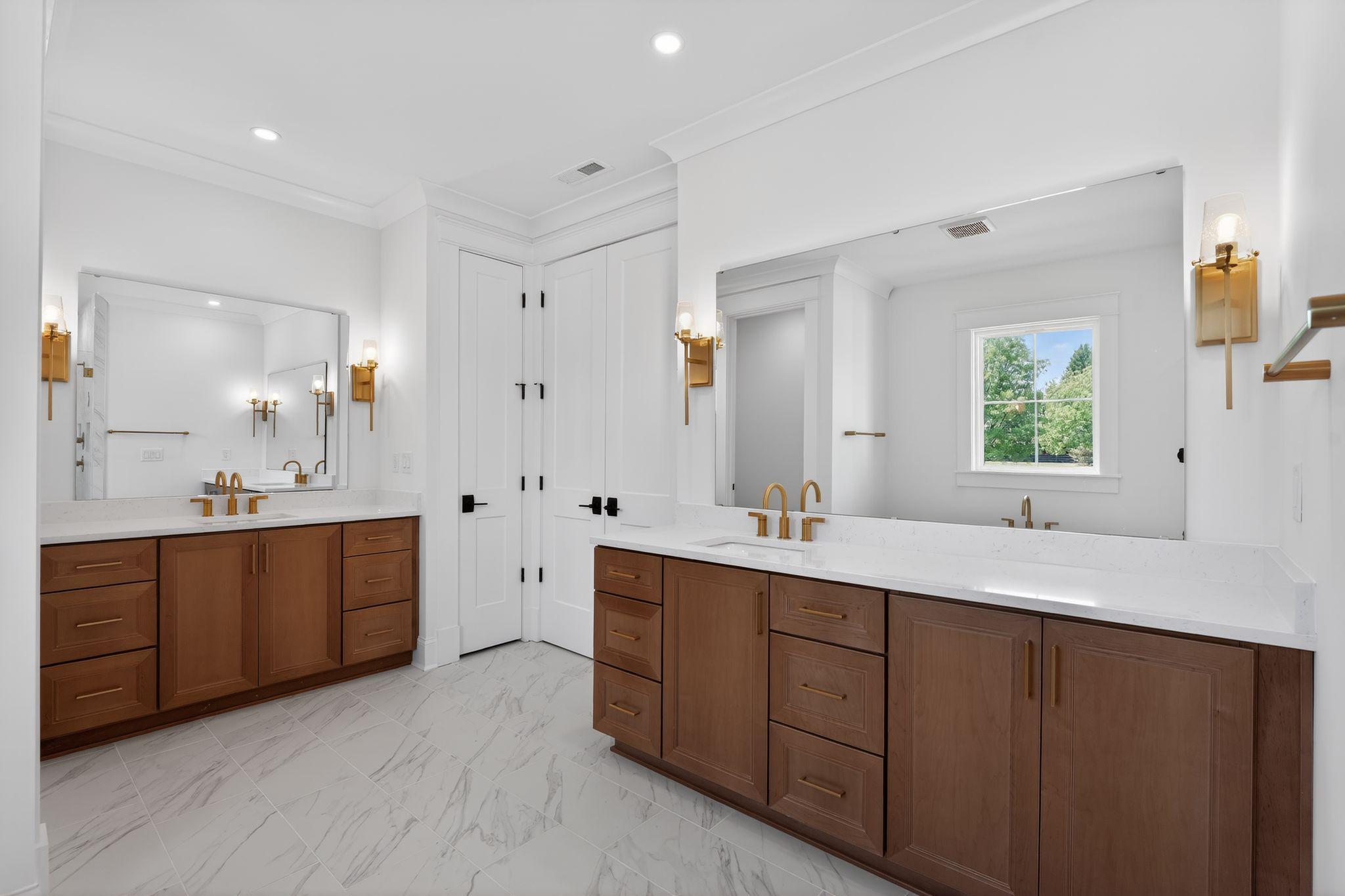 Bathrooms Image