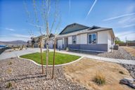 The Traditions Collection at Legacy Trails por Jenuane Communities en Reno Nevada