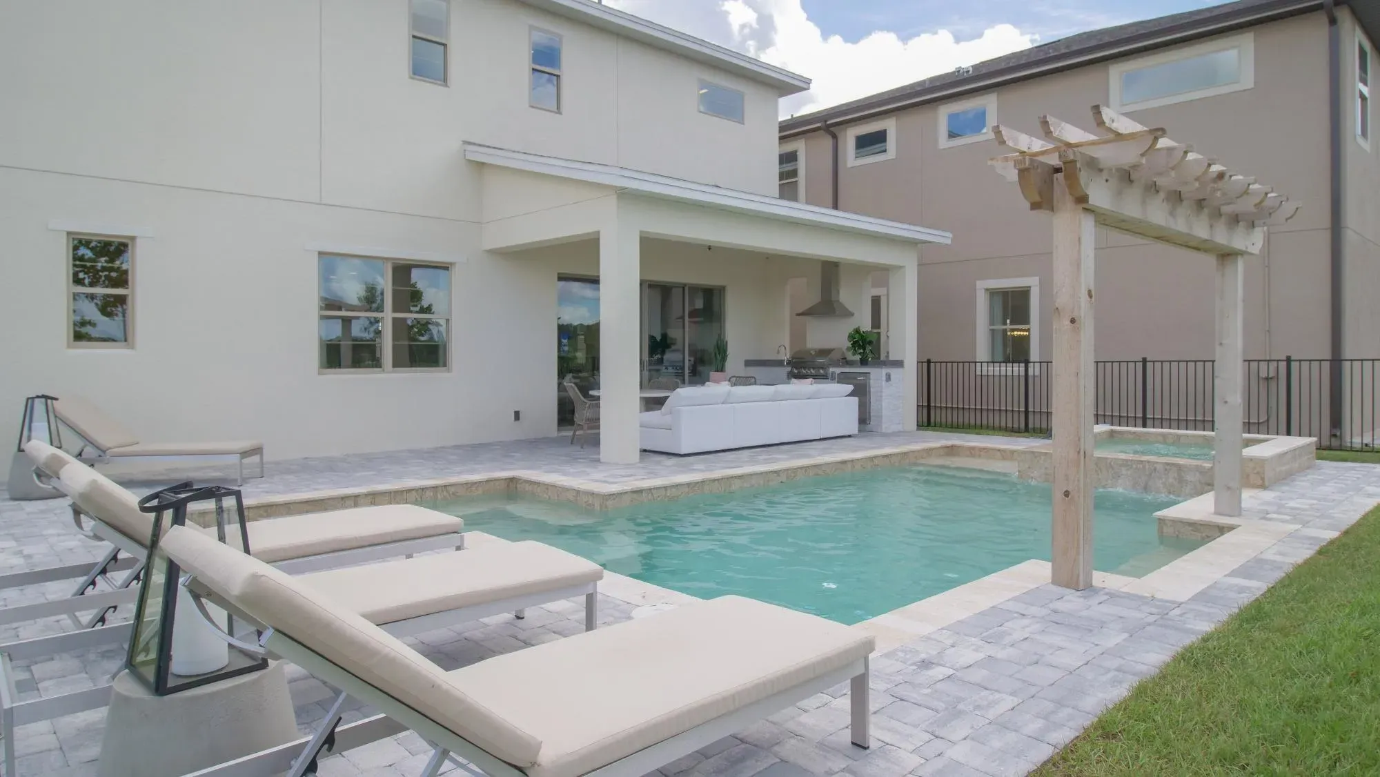 casa en Reserve at Twin Lakes por Jones Homes USA